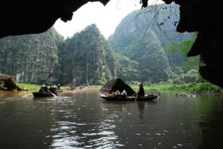 Tam Coc caves daily excursion